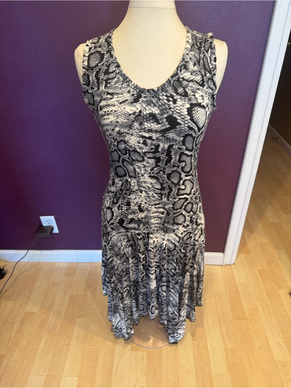 Black & White Snake-Print Sleeveless Midi Dress